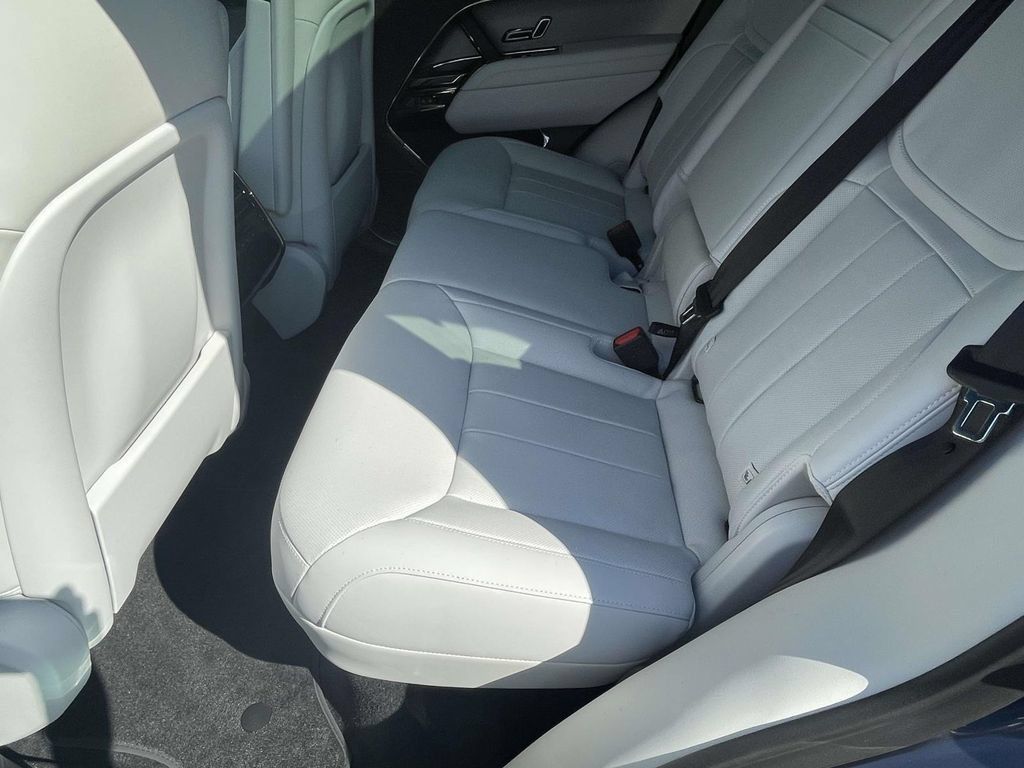 New 2027 Land Rover Range Rover Sport SE AWD/4WD image 16