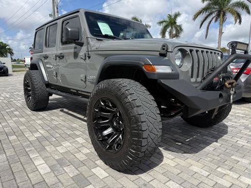 Used 2019 Jeep Wrangler Unlimited Sport image 1