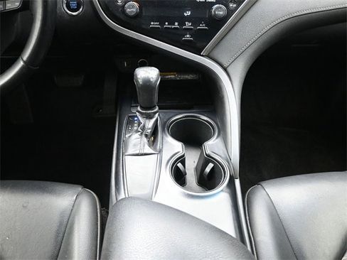 Used 2018 Toyota Camry L image 22