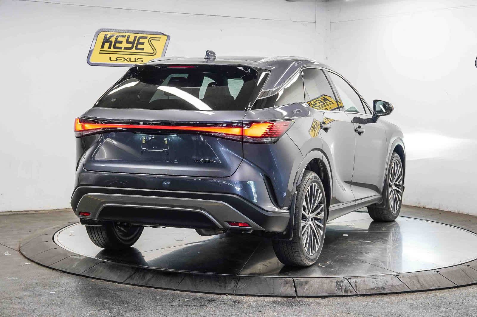 Used 2025 Lexus RX 350 Premium Plus w/ Accessory Package (K3) FWD image 4