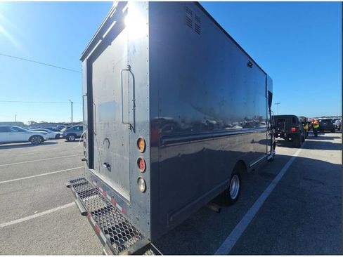 Used 2021 Ford Transit 350 DRW image 2