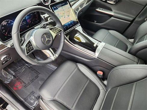 Certified 2025 Mercedes-Benz GLC 300 4MATIC image 7