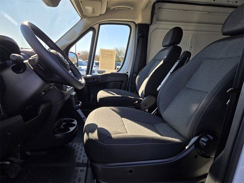 Used 2025 RAM ProMaster 2500 w/ Storage Group image 14