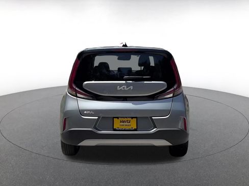 Used 2025 Kia Soul LX w/ LX Technology Package FWD image 12