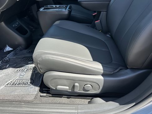 New 2026 Hyundai Ioniq 5 SEL RWD image 17