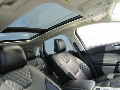 Used 2024 Ford Edge Titanium w/ Equipment Group 301A AWD/4WD image 3