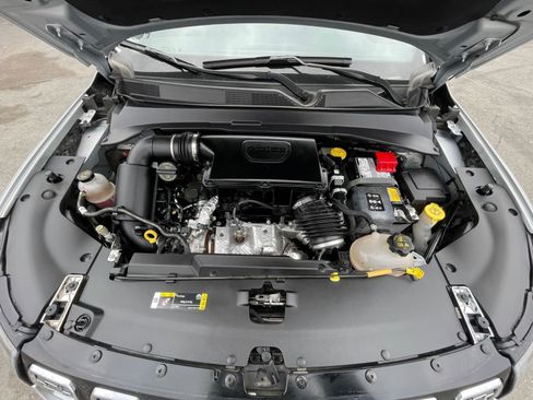 Used 2025 Jeep Compass Limited image 37