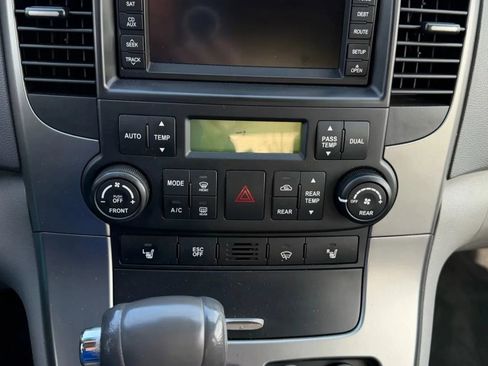 Used 2009 Kia Sedona EX w/ Luxury Pkg image 23