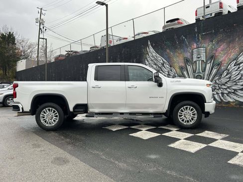 Used 2023 Chevrolet Silverado 3500 High Country w/ Z71 Off-Road Package image 2