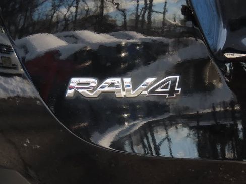 Used 2015 Toyota RAV4 Limited image 7