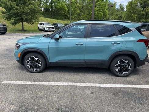 Certified 2024 Kia Seltos EX AWD/4WD image 3
