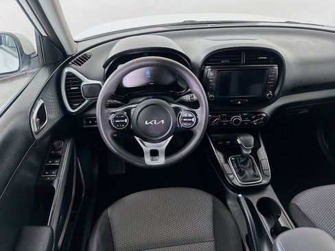 Certified 2023 Kia Soul LX w/ LX Technology Package FWD image 3
