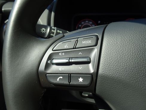 Used 2023 Hyundai Kona Limited AWD/4WD image 22