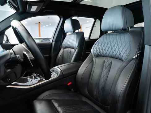 Used 2023 BMW X5 M50i w/ Executive Package image 19
