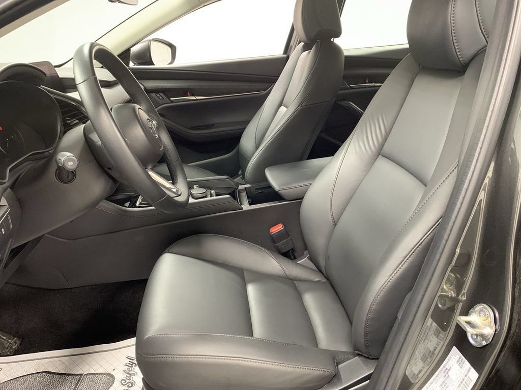 Used 2023 MAZDA MAZDA3 s FWD image 9