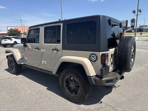 Used 2016 Jeep Wrangler Unlimited Sahara AWD/4WD image 7