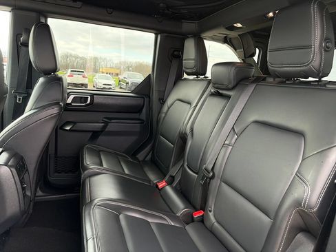 Used 2025 Ford Bronco Outer Banks AWD/4WD image 31