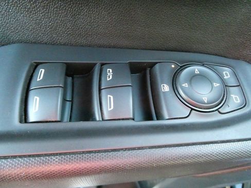 Used 2020 Chevrolet Silverado 1500 Custom w/ Custom Value Package image 21