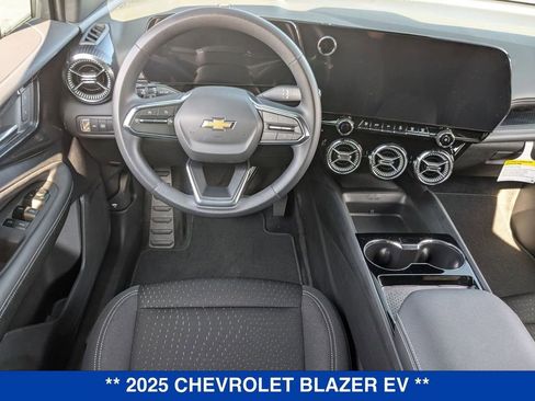 New 2025 Chevrolet Blazer EV LT image 26