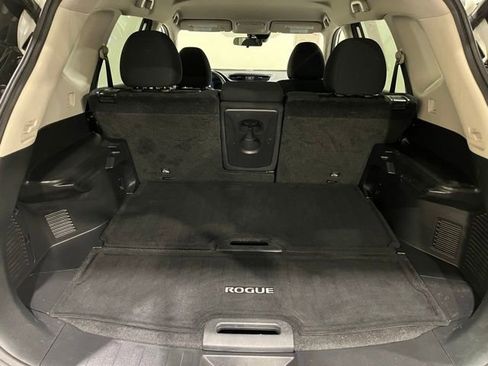 Used 2019 Nissan Rogue SV AWD/4WD image 13