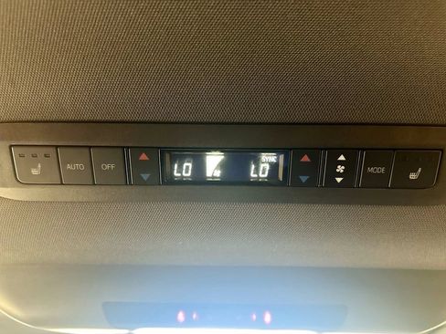 Used 2023 Toyota Sienna Platinum FWD image 26