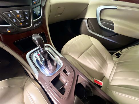 Used 2015 Buick Regal image 25
