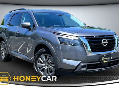 Used 2024 Nissan Pathfinder SV