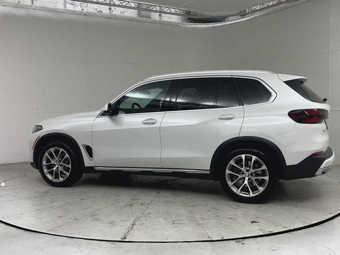 Used 2024 BMW X5 xDrive40i w/ Premium Package AWD/4WD image 4