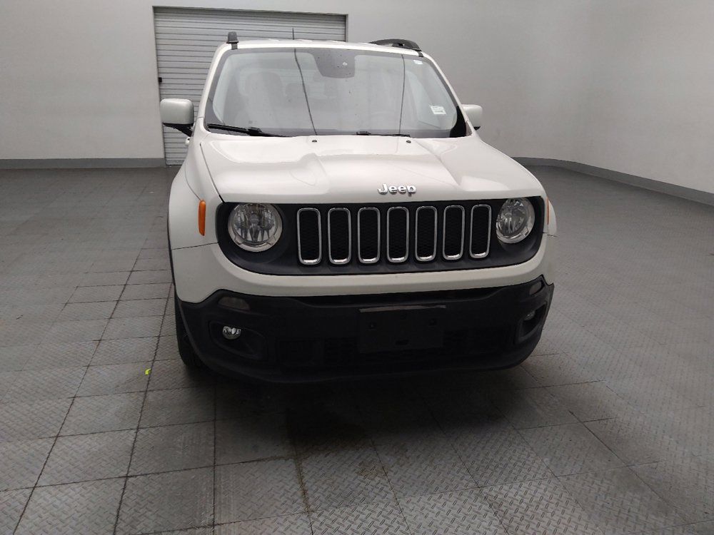 Used 2017 Jeep Renegade Latitude FWD image 14