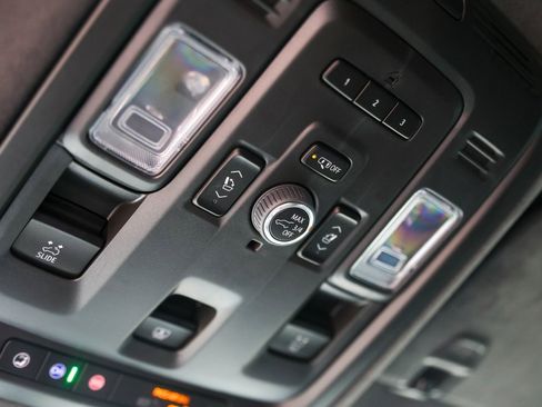 Certified 2024 Cadillac Escalade Sport Platinum image 22