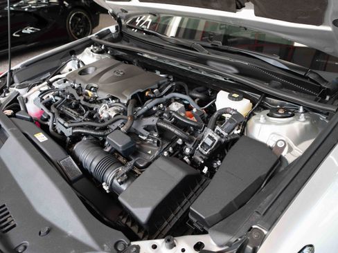 Used 2026 Toyota Camry LE FWD image 32