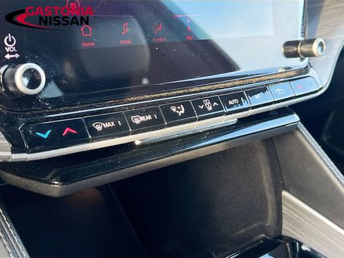 Used 2024 Jeep Wagoneer Series II w/ Flexible Seating Group image 21