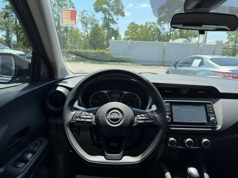 Used 2024 Nissan Kicks S FWD image 9