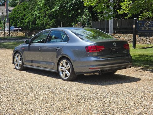 Used 2017 Volkswagen Jetta GLI FWD image 6