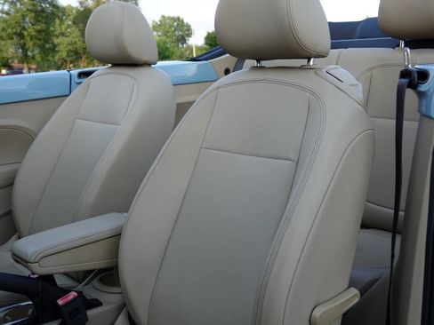 Used 2014 Volkswagen Beetle TDI FWD image 53
