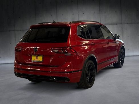 Used 2024 Volkswagen Tiguan SE R-Line AWD/4WD image 5