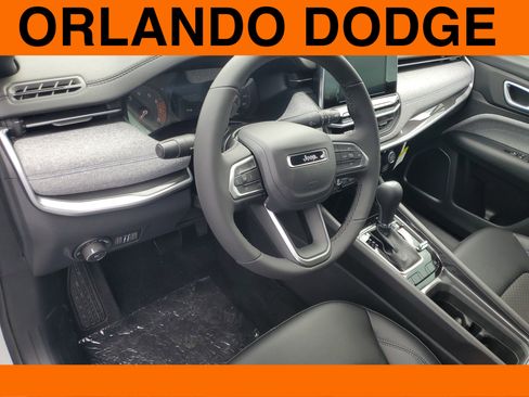 New 2026 Jeep Compass Latitude image 8