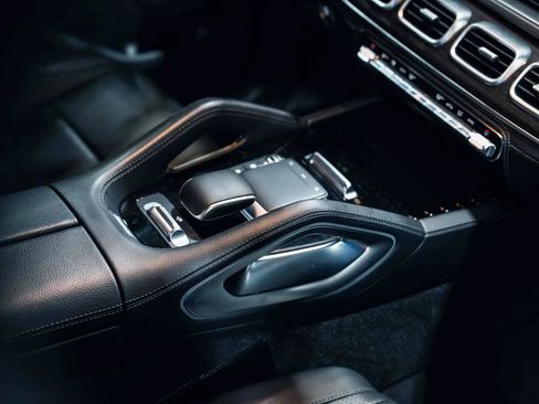 Used 2022 Mercedes-Benz GLS 450 4MATIC image 8