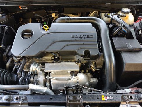 Used 2022 Chevrolet Malibu LT FWD image 30