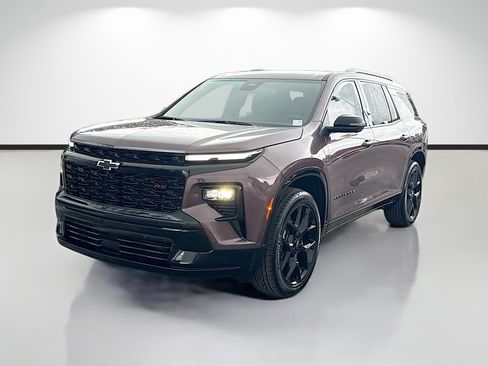 Used 2026 Chevrolet Traverse RS FWD image 7