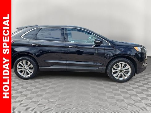 Used 2023 Ford Edge Titanium image 2