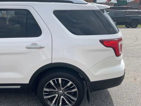 Used 2017 Ford Explorer Platinum AWD/4WD image 6