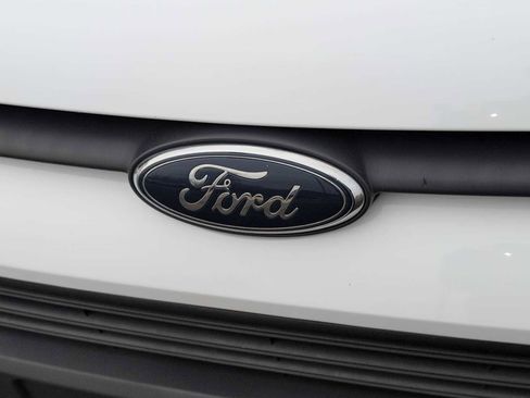 Used 2018 Ford Transit Connect XLT image 12