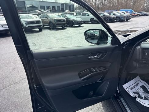 New 2026 Nissan Pathfinder Platinum w/ Cargo Package FWD image 10