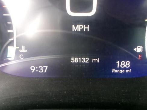 Used 2023 Chrysler Pacifica Limited FWD image 5