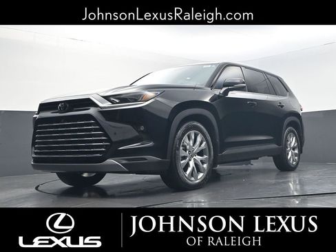 Used 2024 Toyota Grand Highlander FWD image 17