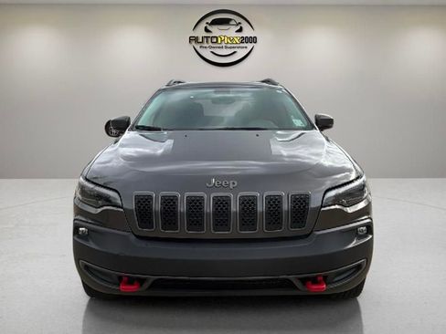 Used 2020 Jeep Cherokee Trailhawk image 2