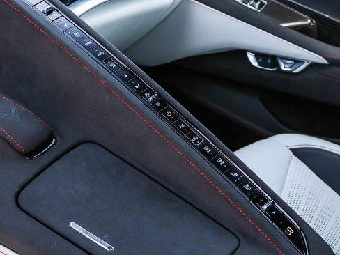 Used 2023 Chevrolet Corvette Stingray Premium Conv w/ Z51 Performance Package RWD image 29