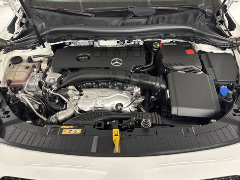 Used 2023 Mercedes-Benz GLA 250 4MATIC w/ Premium Package image 32