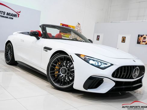 Used 2022 Mercedes-Benz SL 55 AMG 4MATIC w/ Driver Assistance Package image 50